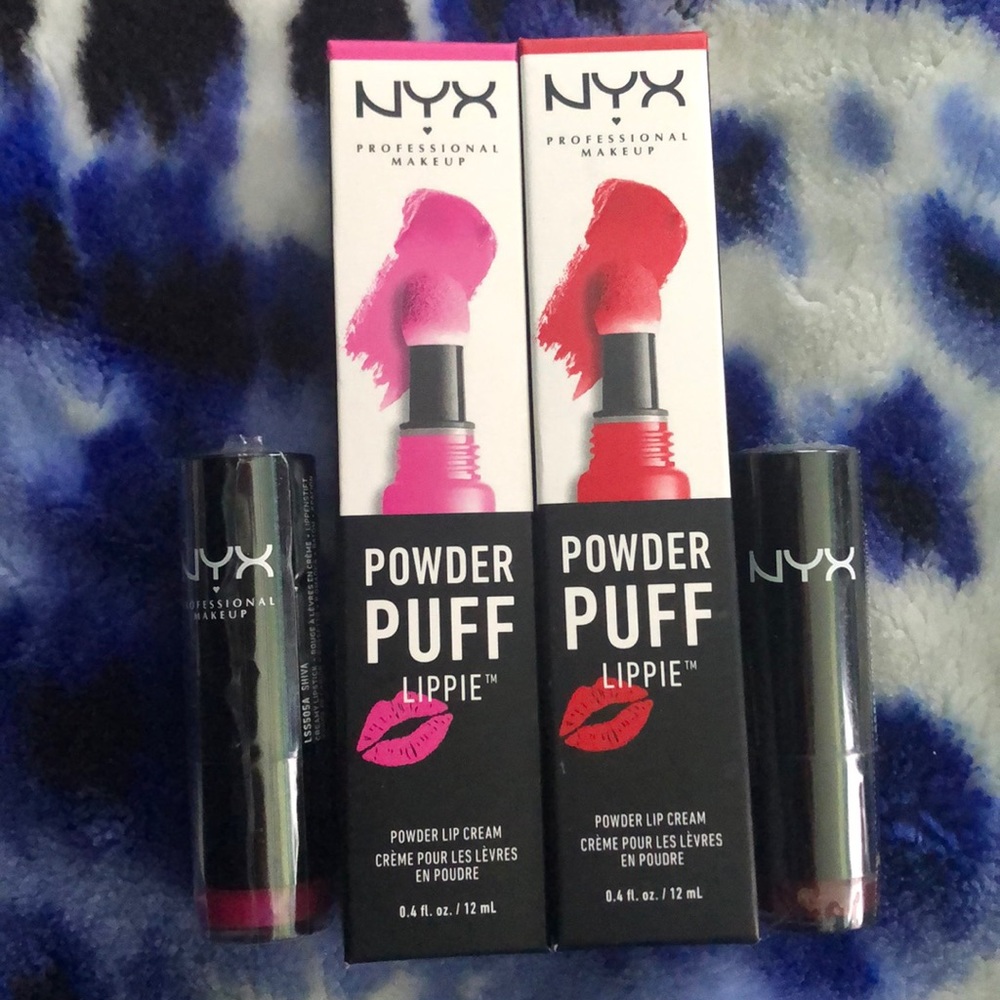 NYX Professional Makeup Powder Puff+CreamyLipstick